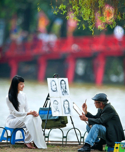 Vietnam heritage photos on display in Hanoi
