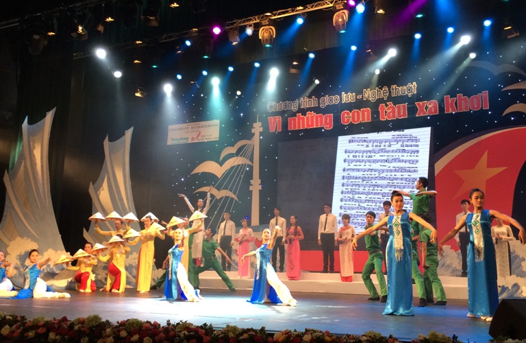 Chương trình giao lưu nghệ thuật Vì những con tàu xa khơi