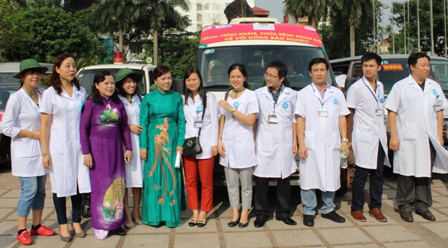 Bộ trưởng Nguyễn Thị Kim Tiến Cần phải tăng cường xã hội hóa công tác khám chữa bệnh
