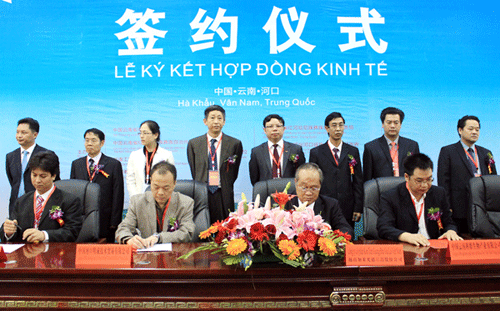 Lao Cai, Yunnan sign mass of contracts worth of USD440 million