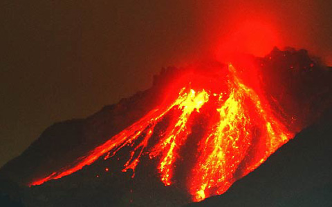 Volcano eruption in Japan disrupts flights
