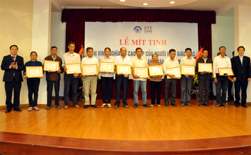 Tôn vinh nghĩa cử cao đẹp của người hiến tặng giác mạc năm 2014