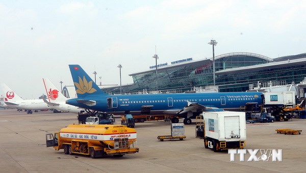 Bộ trưởng Đinh La Thăng Cho nghỉ việc toàn bộ nhân viên quản lý bay yếu kém