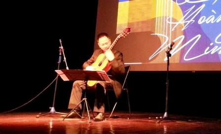 Récital de guitare classique de Le Hoang Minh à Hanoi