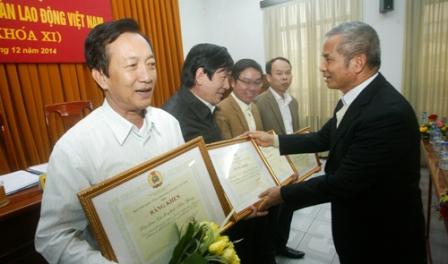 Près de 144 milliards de dôngs collectés pour Hoàng Sa et Truong Sa