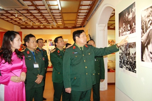 Hanoi exposition L’armée héroïque – La tradition glorieuse