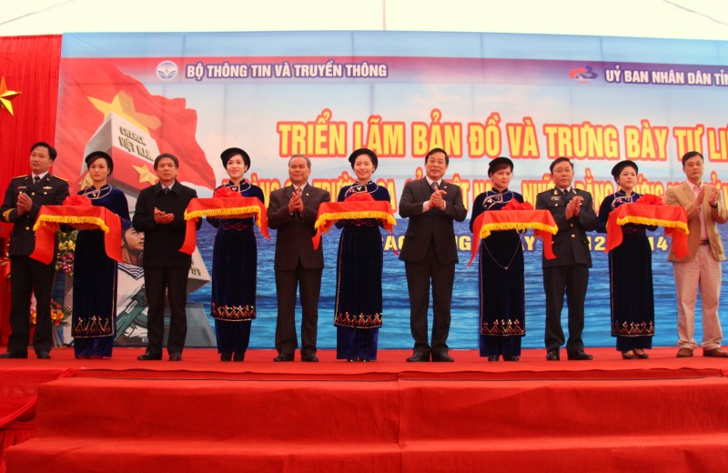 Exhibition on Hoang Sa and Truong Sa archipelagos opens in Cao Bang