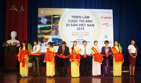 Vietnamese heritage photo exhibition opens in Da Nang city