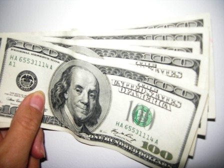 Các ngân hàng đồng loạt tăng giá USD