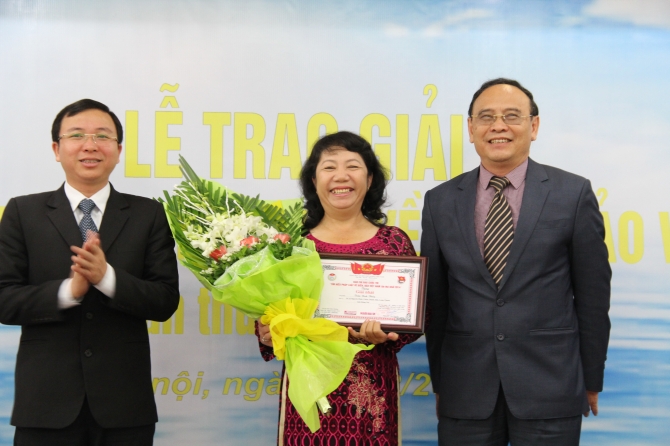 Trao giải cuộc thi Tìm hiểu pháp luật về biển đảo Việt Nam lần thứ nhất 2014