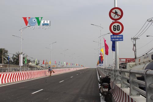 Six transport projects in HCM city to traffic in 2015