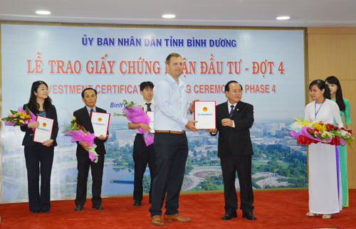 Binh Duong lures USD1 7 billion of FDI capital in 2014