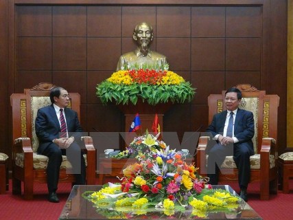 越南和平省和老挝琅勃拉邦省签署合作意向书