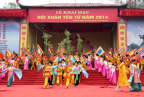 Yen Tu spring festival opens
