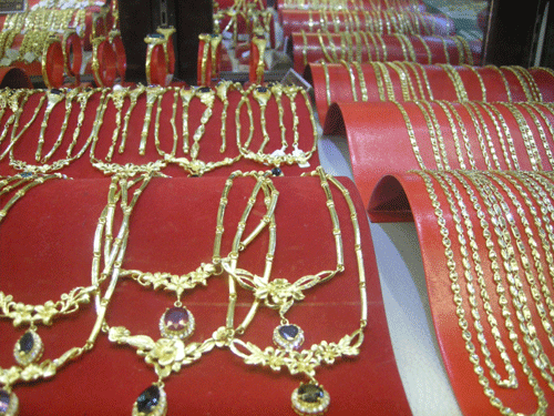 Giá vàng SJC lên cao phiên cuối tuần