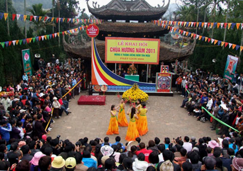 Ouverture de la Fête de Chua Huong