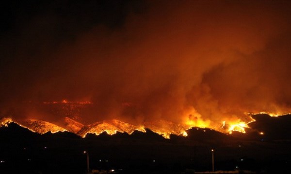 Wildfires destroy at least 20 houses in Australia