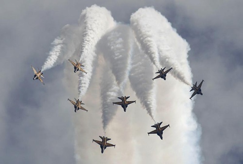Singapore Airshow underway