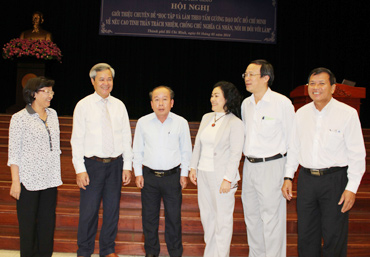 Giới thiệu chuyên đề năm 2014 về học tập và làm theo gương Bác