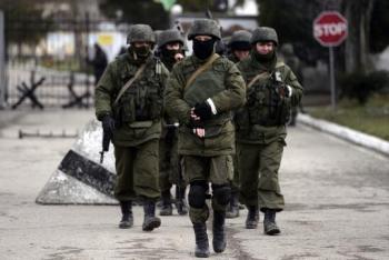 Les forces russes occupent deux bases ukrainiennes en Crimée
