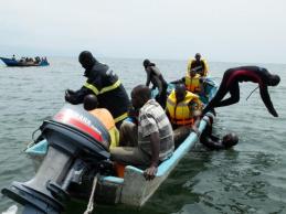 Près de 100 morts dans un naufrage entre l Ouganda et la RDC
