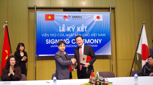Japan helps improve equipment of Vietnam Youth Theatre