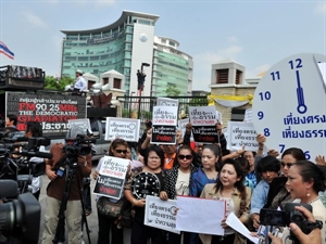 Thai minister rejects proposed talks with protest leader