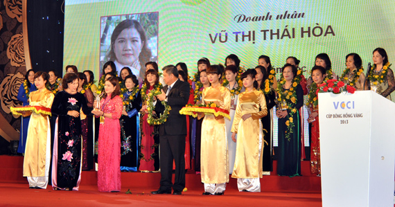 Tôn vinh 100 nữ doanh nhân Việt Nam tiêu biểu 2013