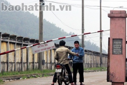 Thu phí ở Cảng cá Cửa Sót Hà Tĩnh thiếu bài bản, chưa đồng thuận