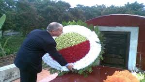 Recueillement à la mémoire des 15 journalistes et techniciens algériens morts en 1974 au Vietnam
