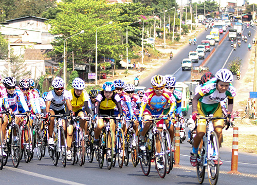 Int’l women’s cycling tourney opens in Binh Duong