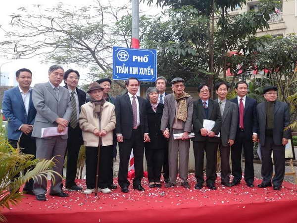 Gắn biển tên đường Trần Kim Xuyến- Nhà báo liệt sỹ đầu tiên của nền Báo chí cách mạng Việt Nam