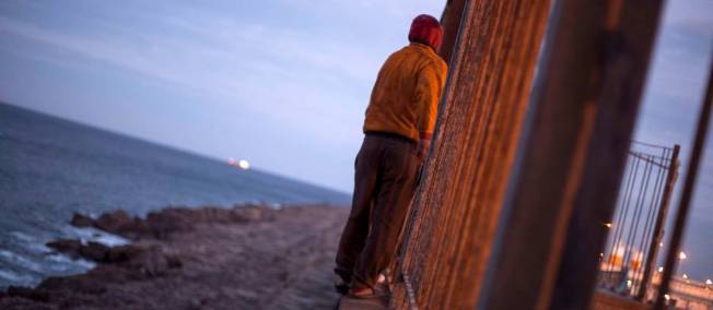 Espagne  500 clandestins franchissent la frontière à Melilla