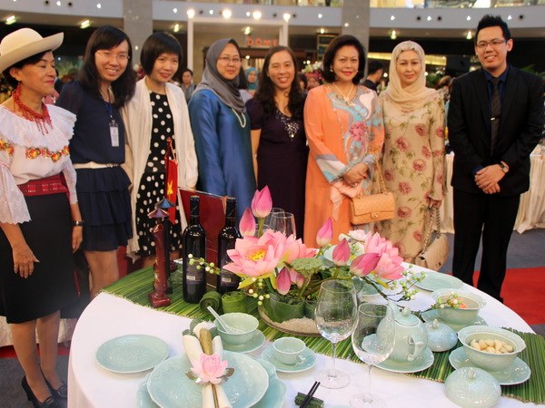 Việt Nam tham dự Triển lãm sắp đặt bàn ăn nghệ thuật quốc tế tại Malaysia