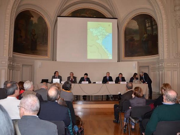Rencontres sur le Vietnam en France