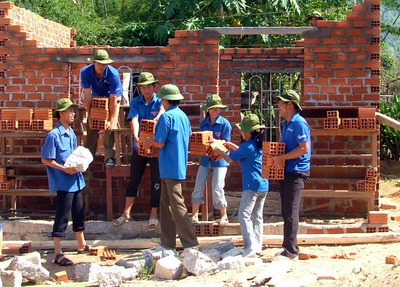 Xây nhà tình nghĩa tặng gia đình cựu chiến binh Điện Biên