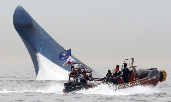 Le naufrage du ferry en Corée le nombre de morts continue d augmenter