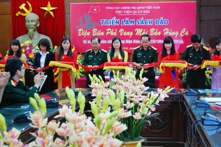 Artworks and documents about Dien Bien Phu exhibited in Hanoi