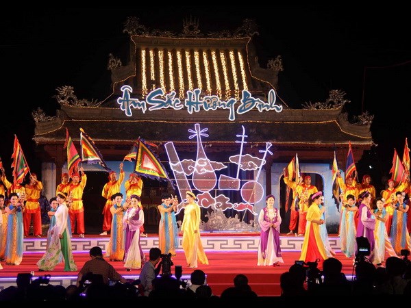 Hue festival 2014 leaves deep impression on tourists
