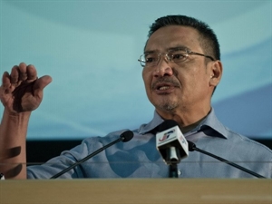 Malaysian minister highlights need to upgrade defence system