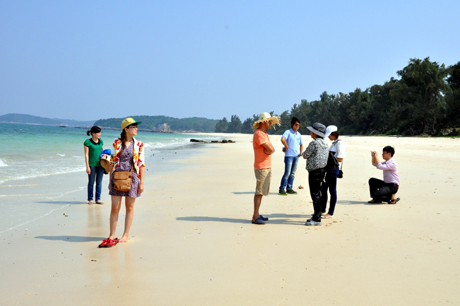 Hanoi surveys sea and island tours in Quang Ninh, Hai Phong