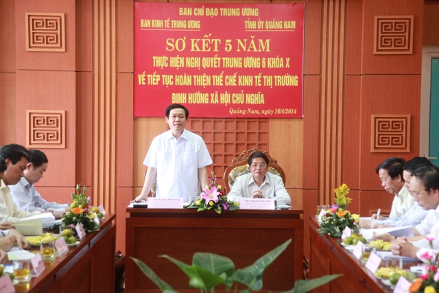 Ban Chỉ đạo sơ kết thực hiện Nghị quyết TW 6  khóa X làm việc với Tỉnh ủy Quảng Nam
