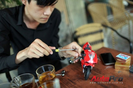 New hot trend Motorcycle figure from scrap able to work