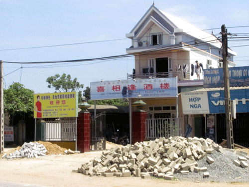 Không viết tiếng Việt trên biển hiệu – đừng coi là chuyện nhỏ
