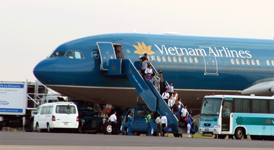 Vietnam Airlines offers 10th “Golden moments” program