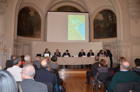 Colloque sur la coopération avec le Vietnam à Tours France