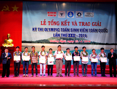Trao giải Olympic Toán sinh viên toàn quốc lần thứ 22