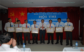 Bạc Liêu Bế mạc Hội thi giảng viên lý luận chính trị giỏi cấp tỉnh năm 2014