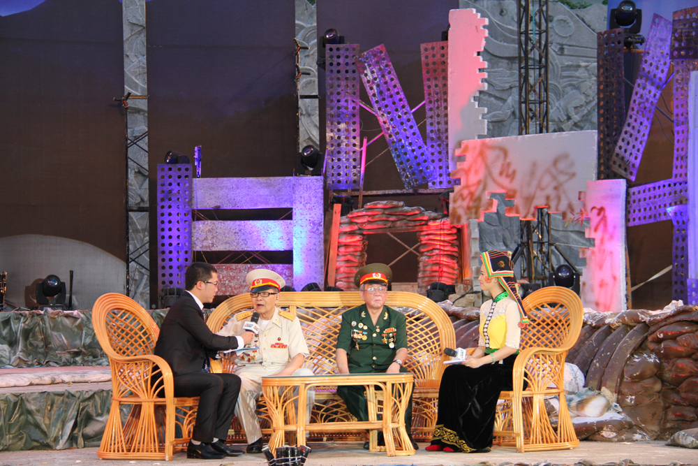 Les années inoubliables, duplex télévisé entre Diên Biên et Hô Chi Minh-Ville
