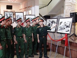 Quang Tri  exposition photographique sur Dien Bien Phu